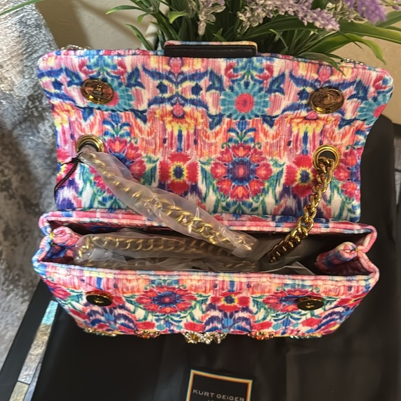 Kurt Geiger London Medium Kensington Shoulder Bag
Kurt Geiger London - Picture 12 of 17